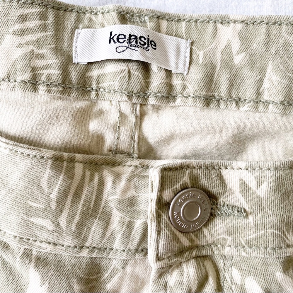KENSIE Jean Shorts Light Sage Green Safari 12/31 NEW NWT - Picture 6 of 10
